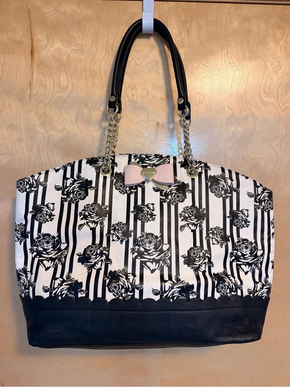 Betsey Johnson Large tote Bow-Accent Floral Stripe Tote Bag in Black & White
